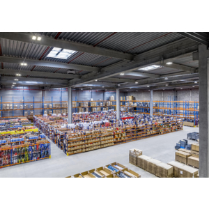 TRILUX France équipe de ses luminaires la nouvelle plateforme logistique ultra moderne de Snowleader en Isère