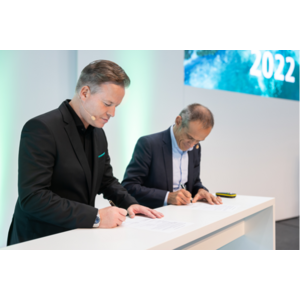 Wilo et Schneider Electric inaugurent la centrale H2Powerplant au Wilopark de Dortmund.