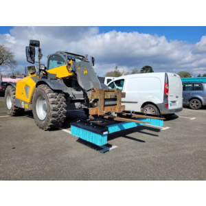 Balai pousseur adaptable sur fourches