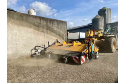 Balayeuse pour télescopique, chargeur, tractopelle