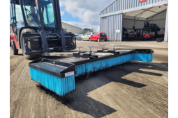 Balai pousseur adaptable sur fourches