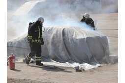 Couverture anti feu pour petites voitures, motos ou palettes avec batteries Lithium  - DIFOPE Ref. COUVAF-B5X6