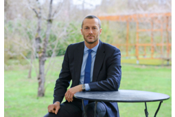 M. Pierre Eluard prend la direction de Verlinde