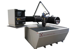 centre d’usinage jet d’eau OMAX® 5555