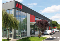 ABB a développé une offre complète de formation en robotique pour l’éducation pour se former sur les métiers de demain 