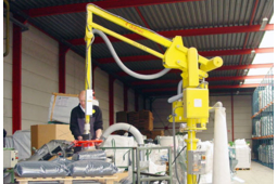 Manipulateur pneumatique à bras rigides