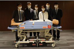 La technologie des robots de service NSK accompagne les soins de première ligne