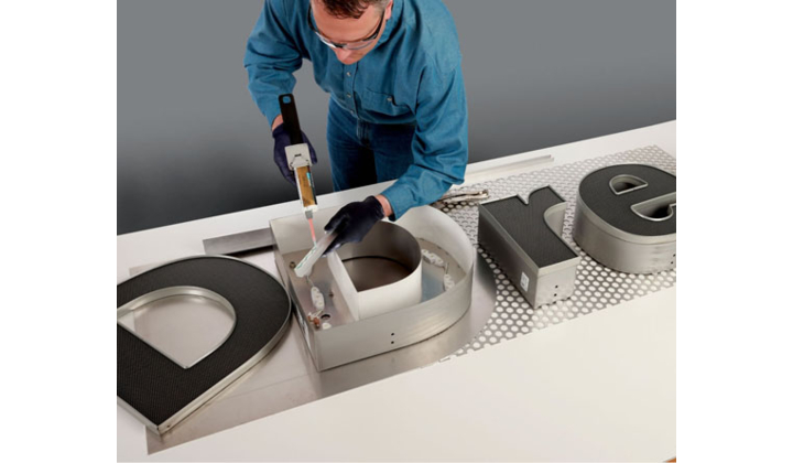 Colle 3M™ Scotch-Weld DP 8407 NS : de hautes performances pour tous types de métaux