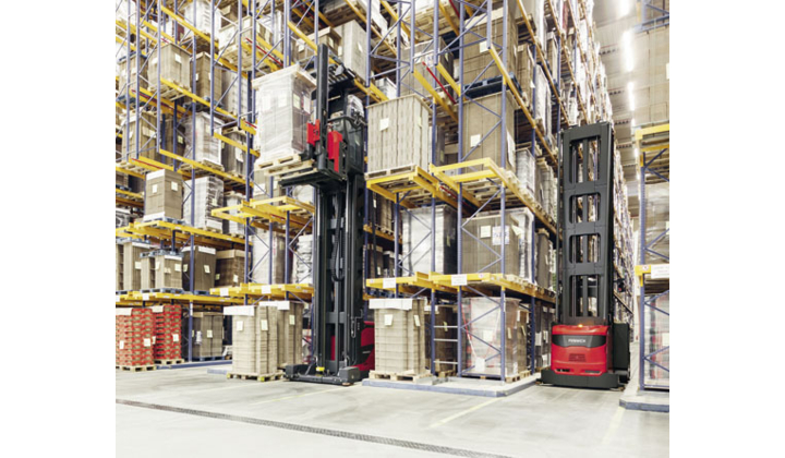 Fenwick annonce un nouveau chariot tridirectionnel modulaire pour allées étroites