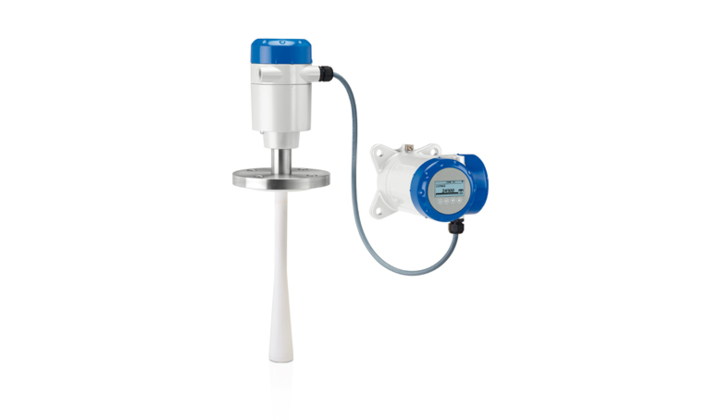 Transmetteur de niveau radar pour liquides, pates et boues