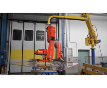 Manipulateur avec outil de préhension réglable pour vitrages et plaques de verre